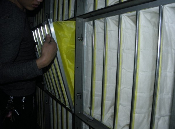 中效袋式過(guò)濾器安裝現(xiàn)場(chǎng)